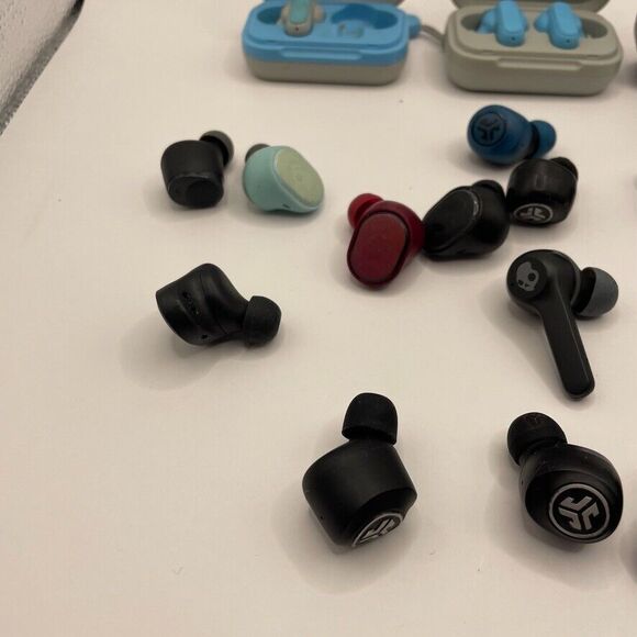 Lot of 30‎ Incomplete Bluetooth Headphones Earbuds Airbuds - Picture 3 of 6